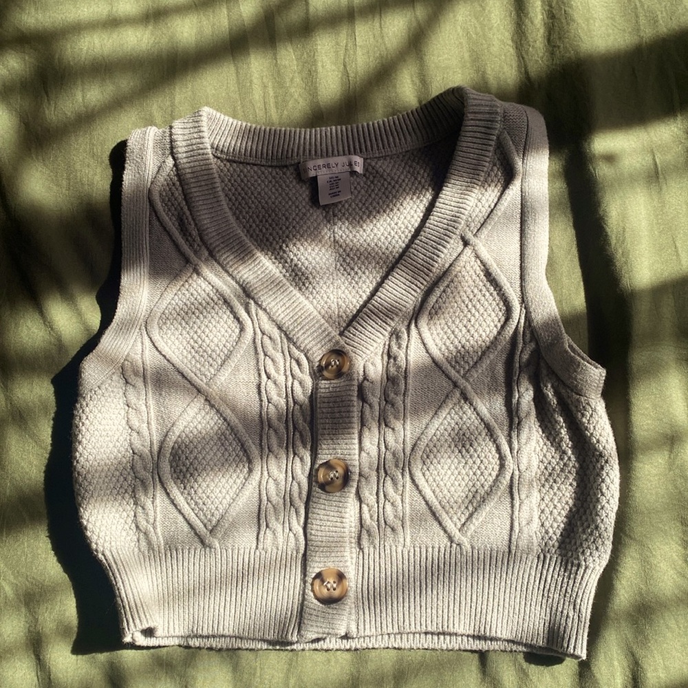 Sage sweater vest with buttons